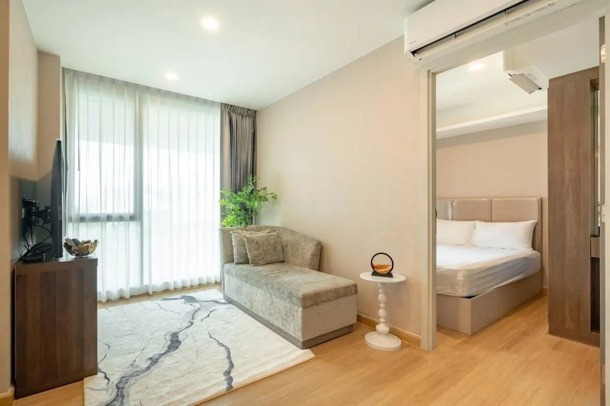 Lloyd Soonvijai-thonglor — photo 4