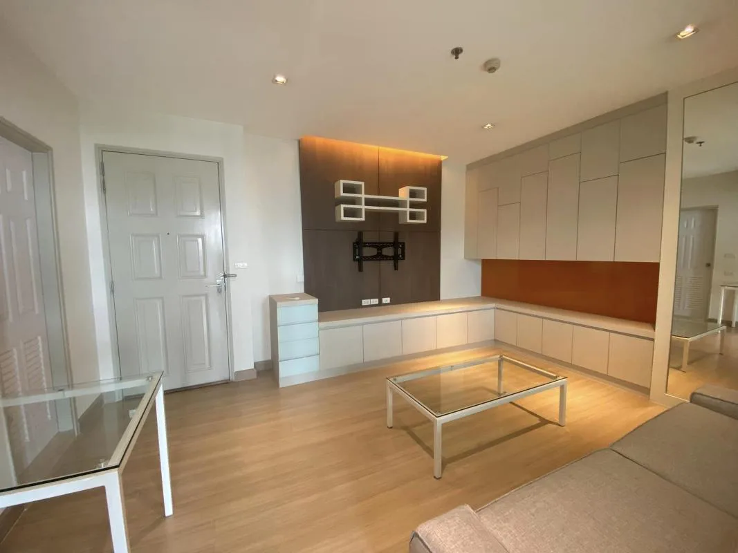 Life Sathorn Sierra — photo 1