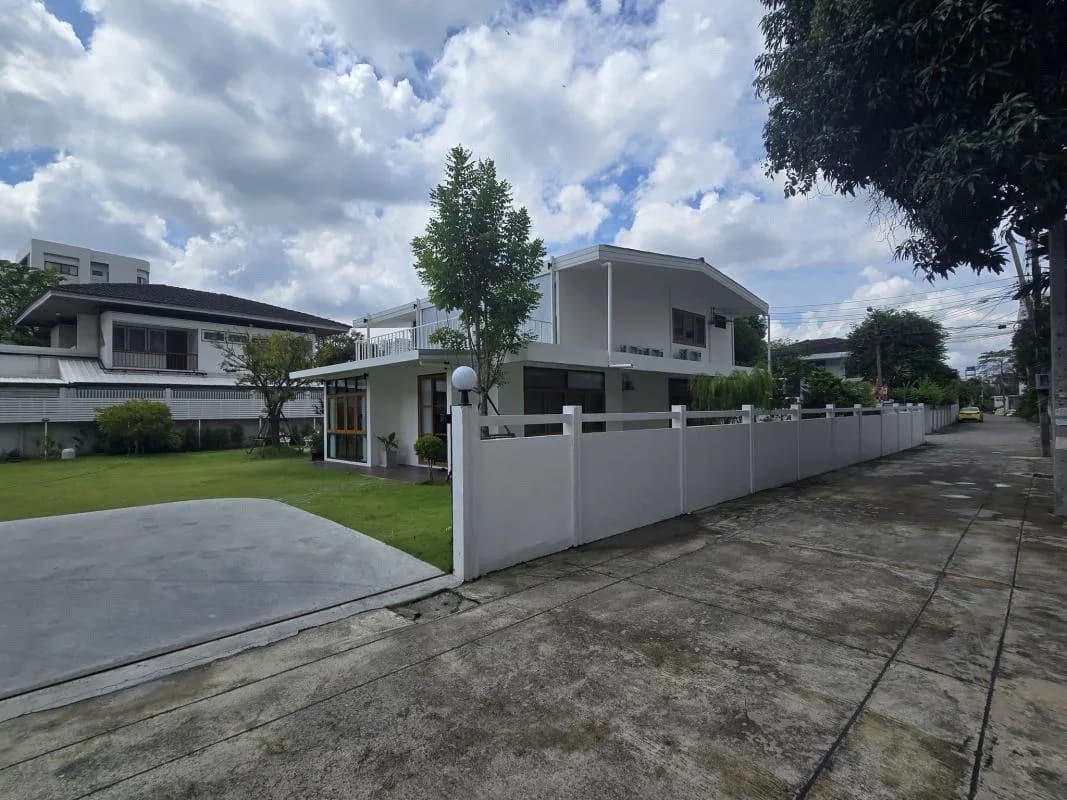 44/4 Lat Phrao 15 Alley — photo 13
