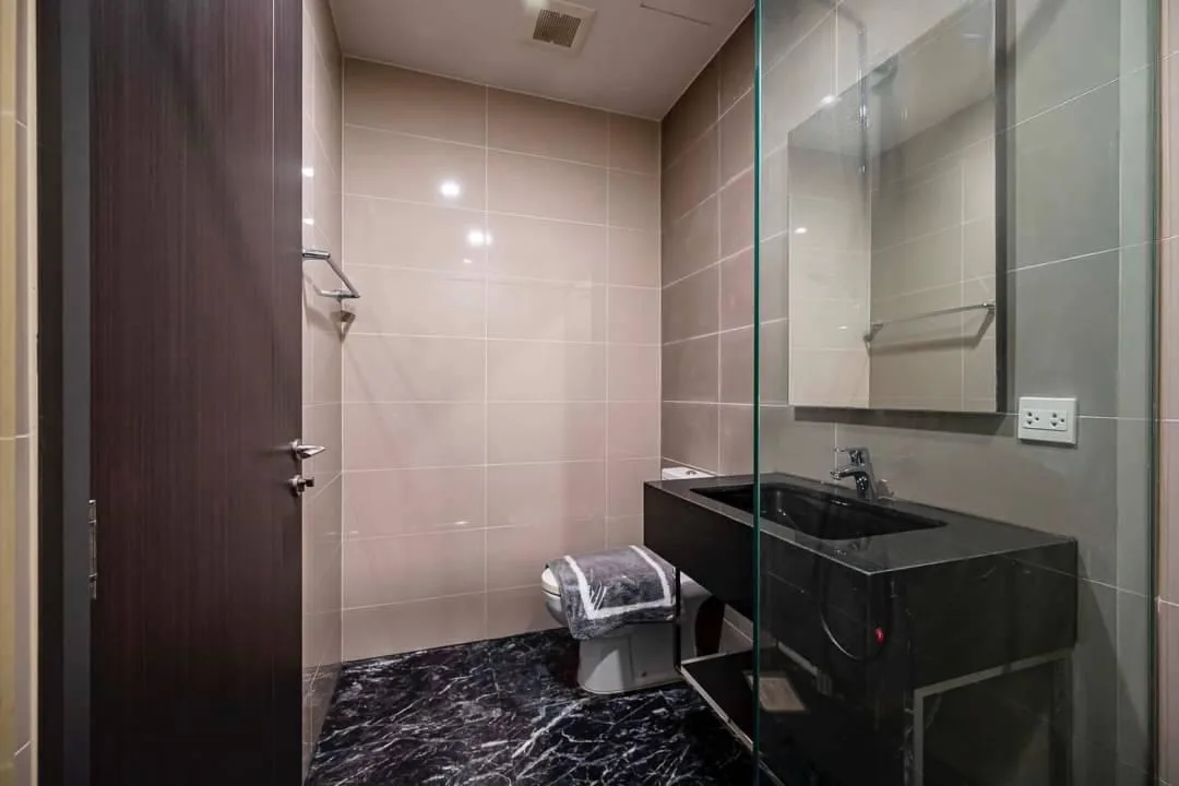 Edge Sukhumvit 23 — photo 13