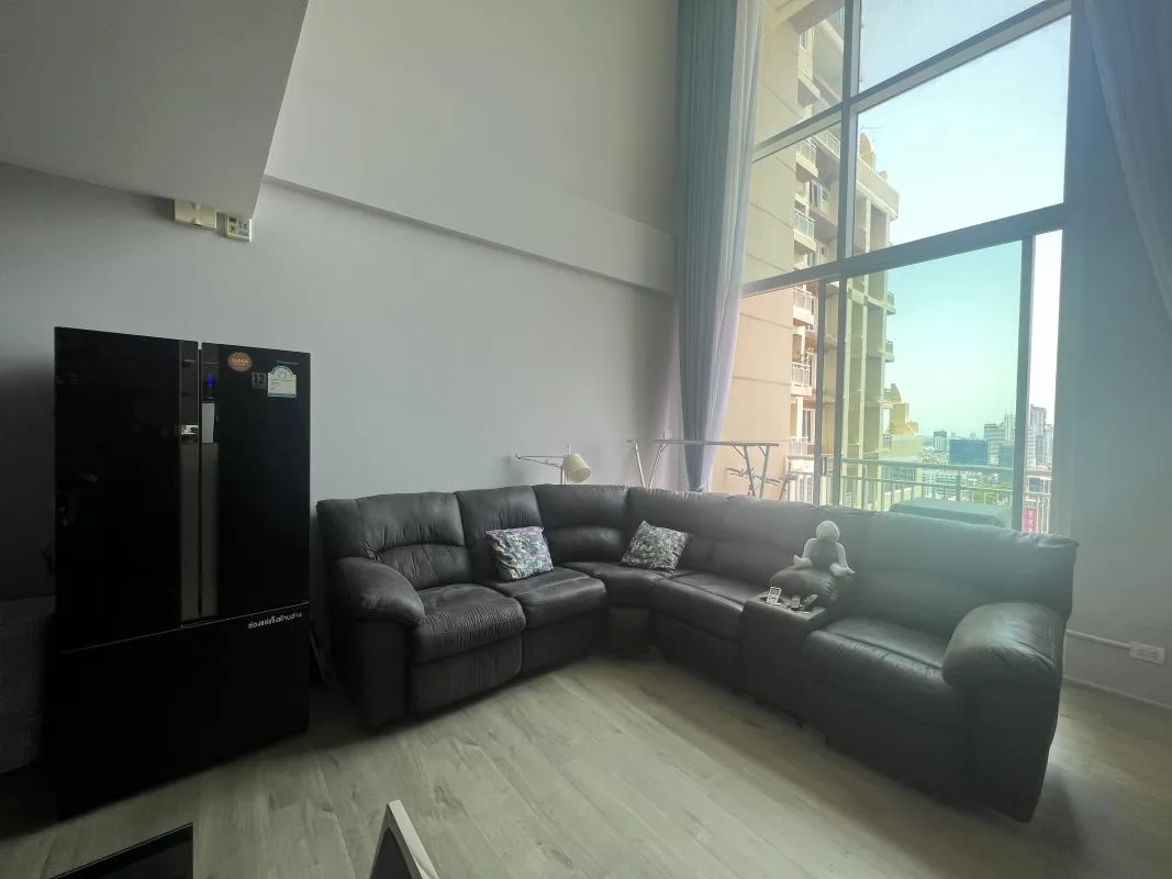 The Empire Place — photo 1