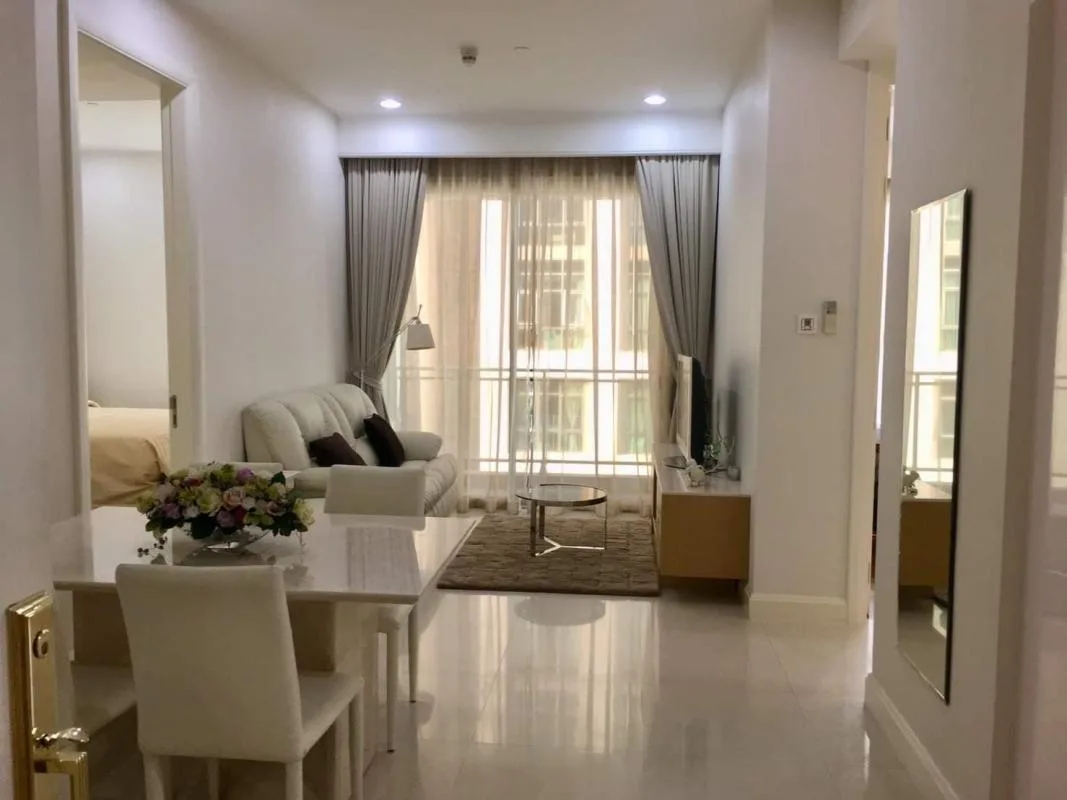 Q Langsuan — photo 1