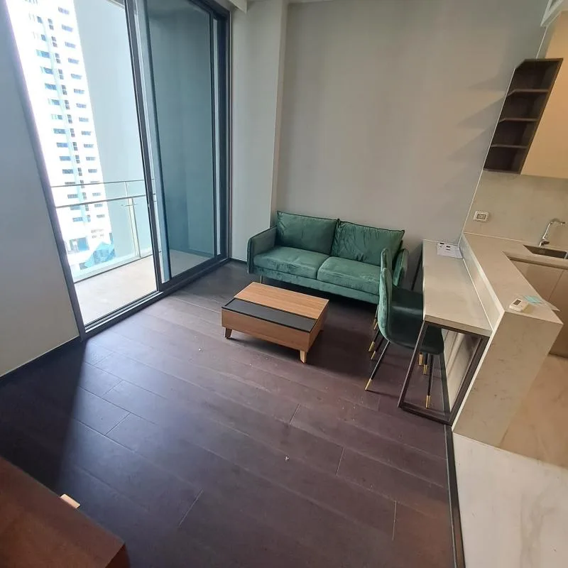 Laviq Sukhumvit 57 — photo 1