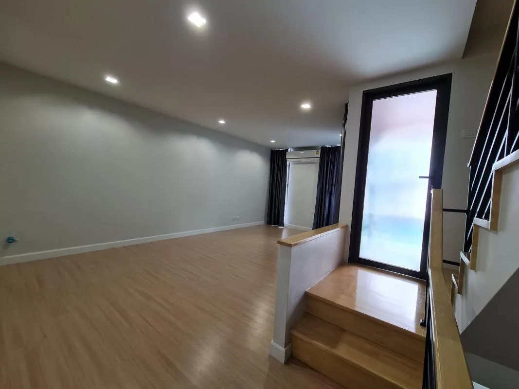 Townhome — photo 14