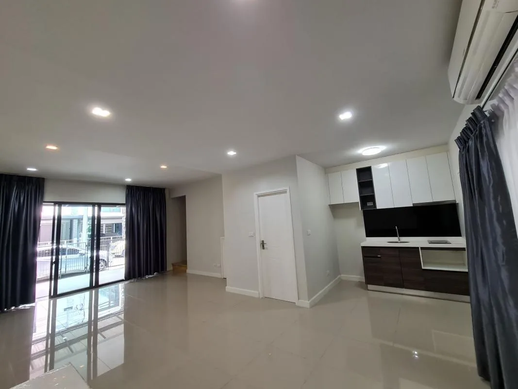 Townhome — photo 10