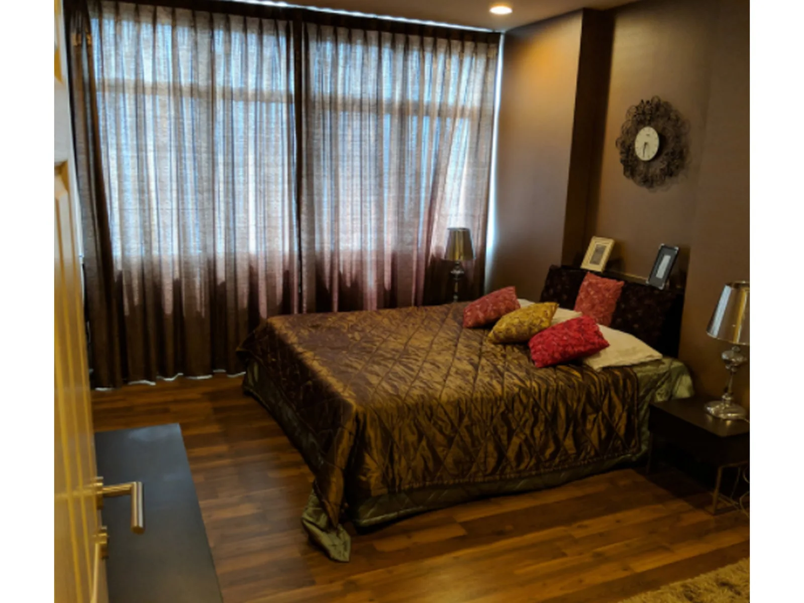 Chewathai Ratchaprarop — photo 3
