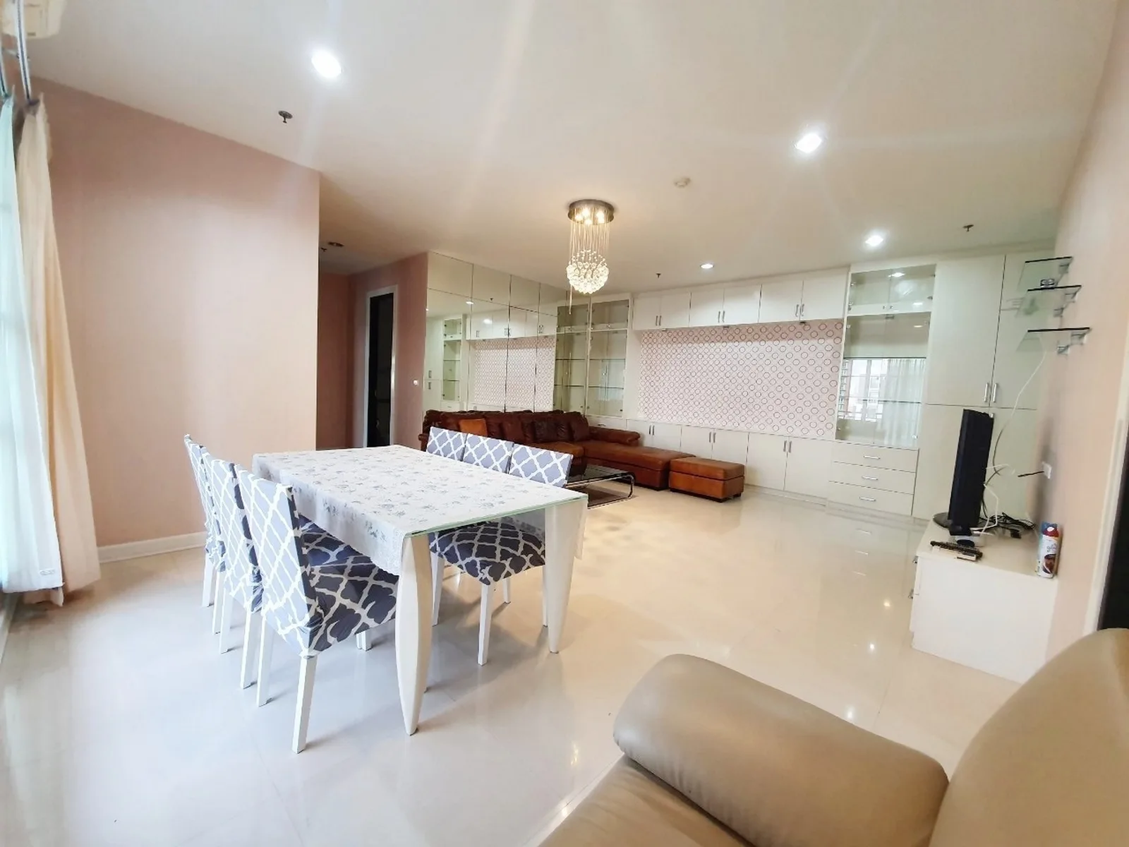 Baan Klang Krung Siam - Pathumwan — photo 2