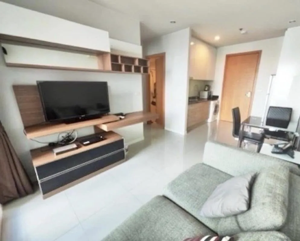 Circle Condominium — photo 1
