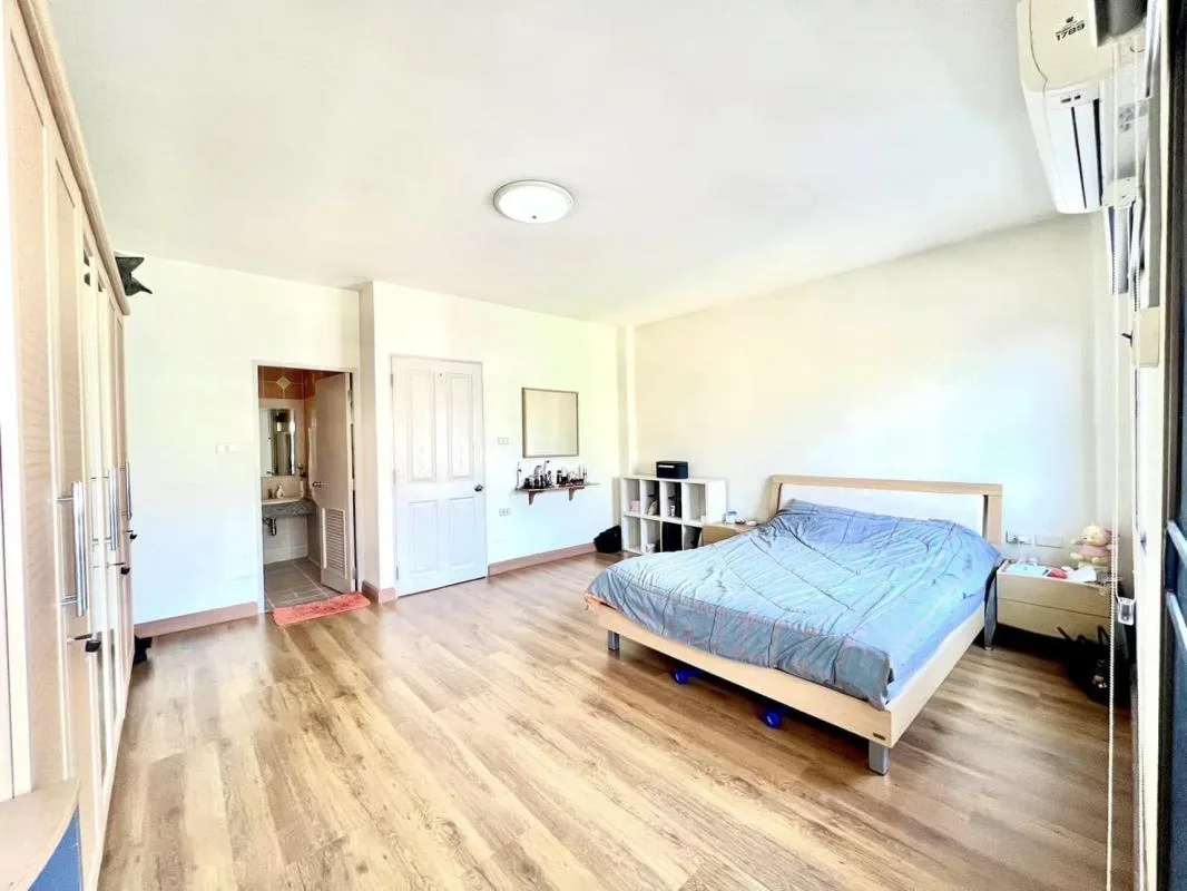 Townhome — photo 2