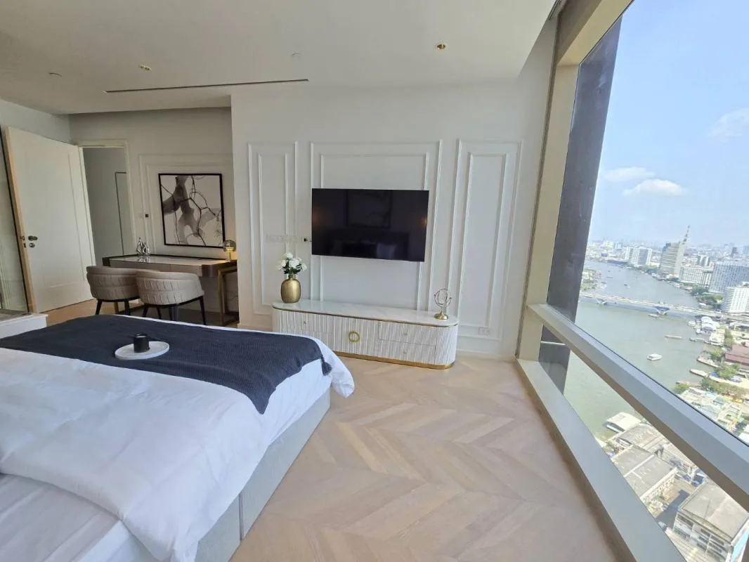Four Seasons Private Residences — photo 14
