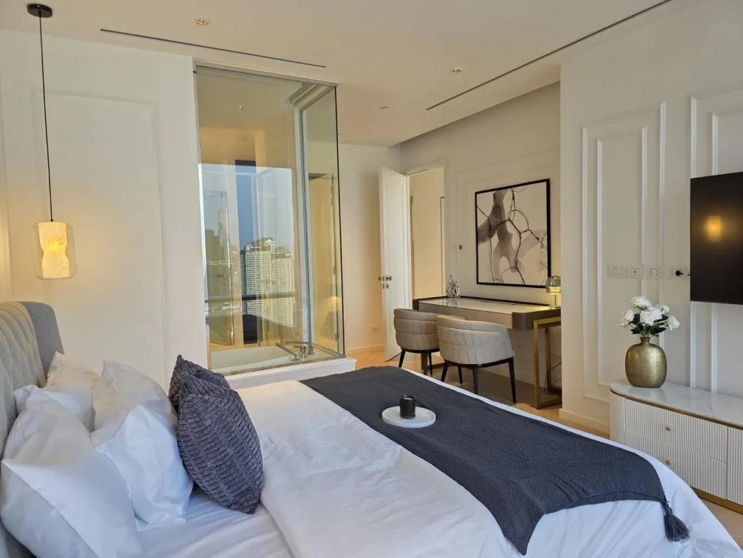 Four Seasons Private Residences — photo 15