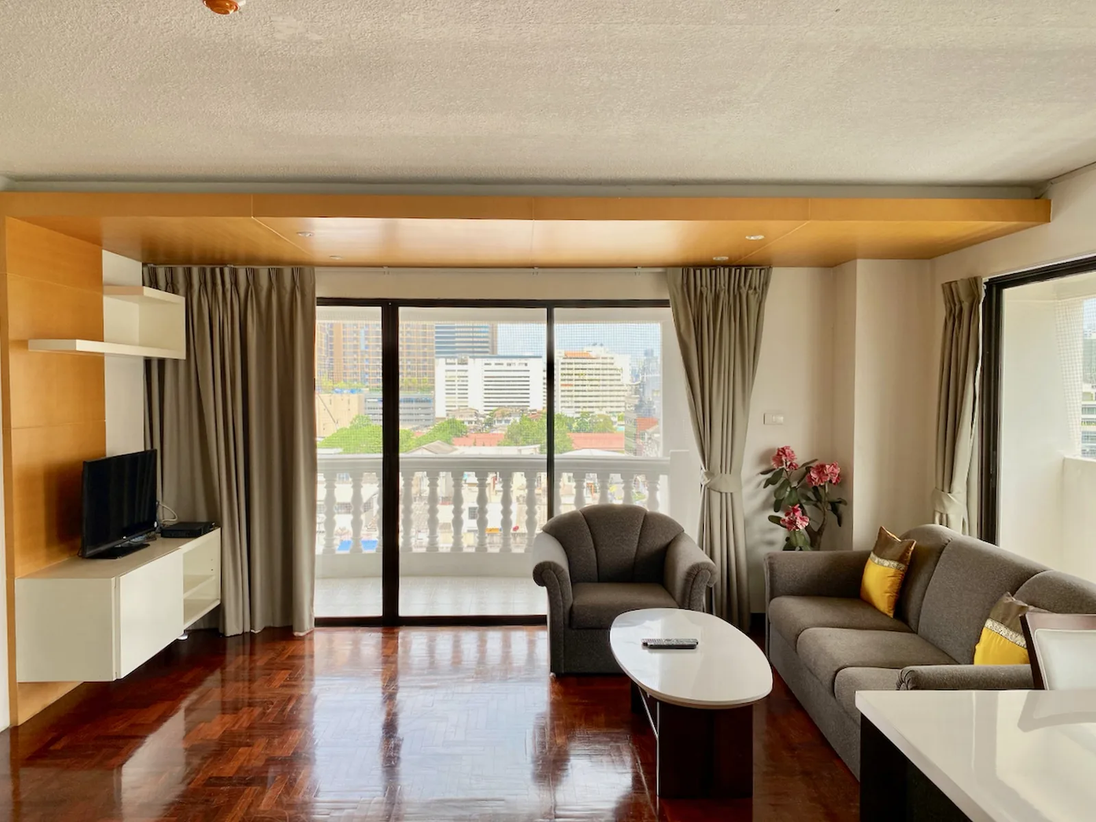 38 Mansion — photo 1