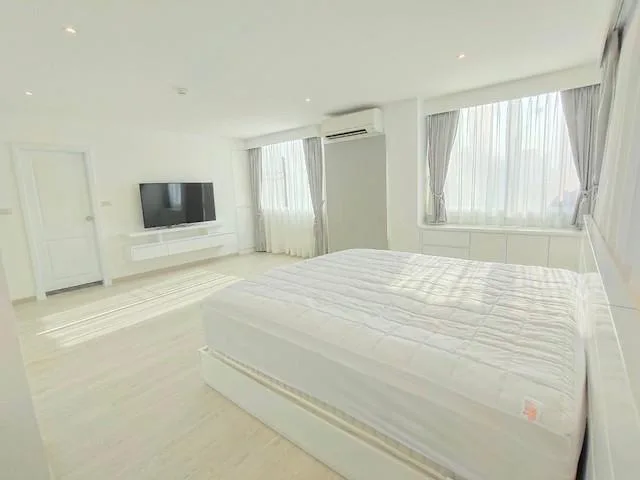 Silom Condominium — photo 9