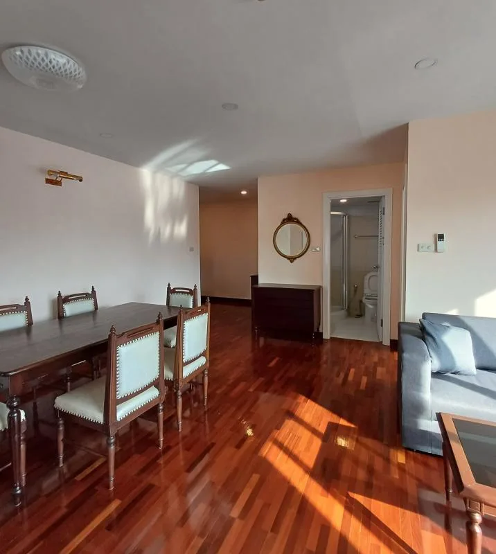 Navin Court — photo 2