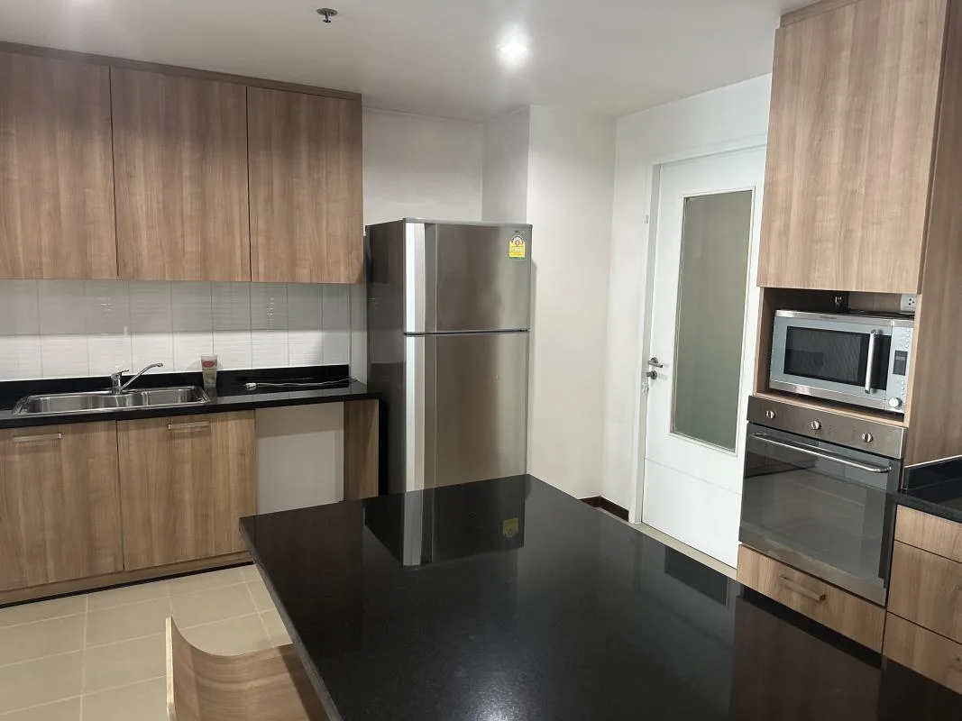 31 Residence — photo 2