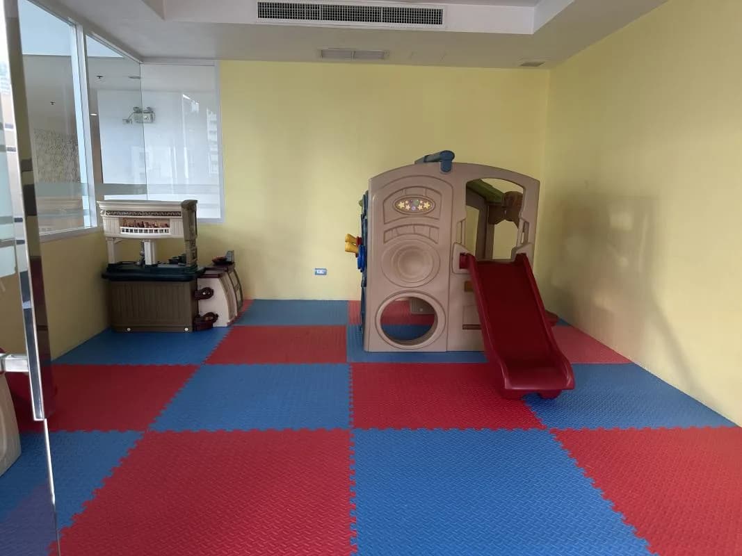 31 Residence — photo 13