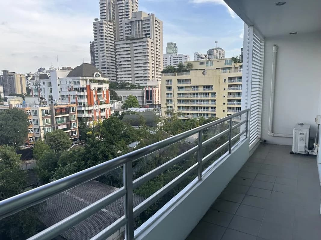 31 Residence — photo 3