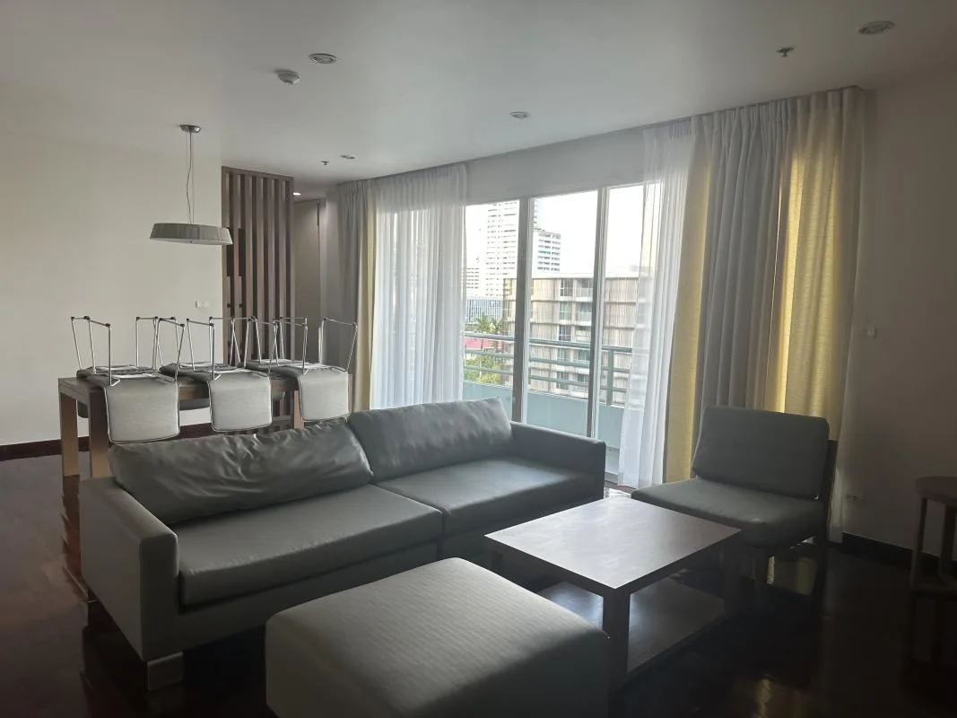31 Residence — photo 4