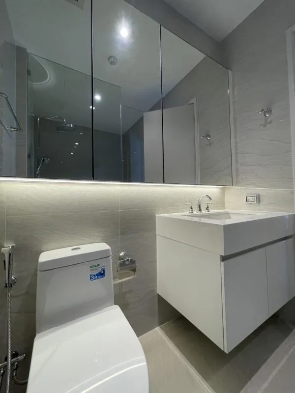 Muniq Langsuan — photo 15