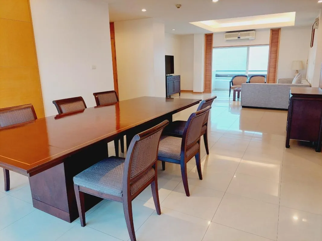 Esmeralda Apartments — photo 6