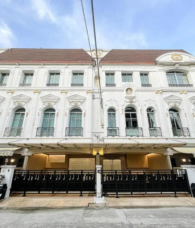Baan Klang Krung Grande Vienna Rama 3 — photo 14