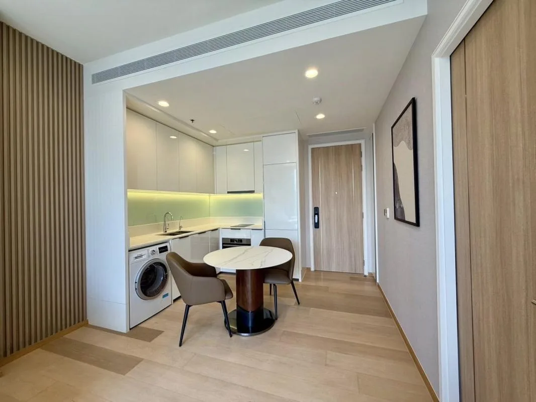 Anil Sathorn 12 — photo 3