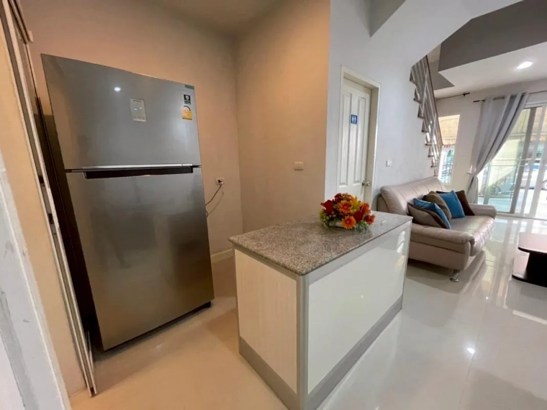 Baan Klang Krung Sathon - Charoenrat — photo 4