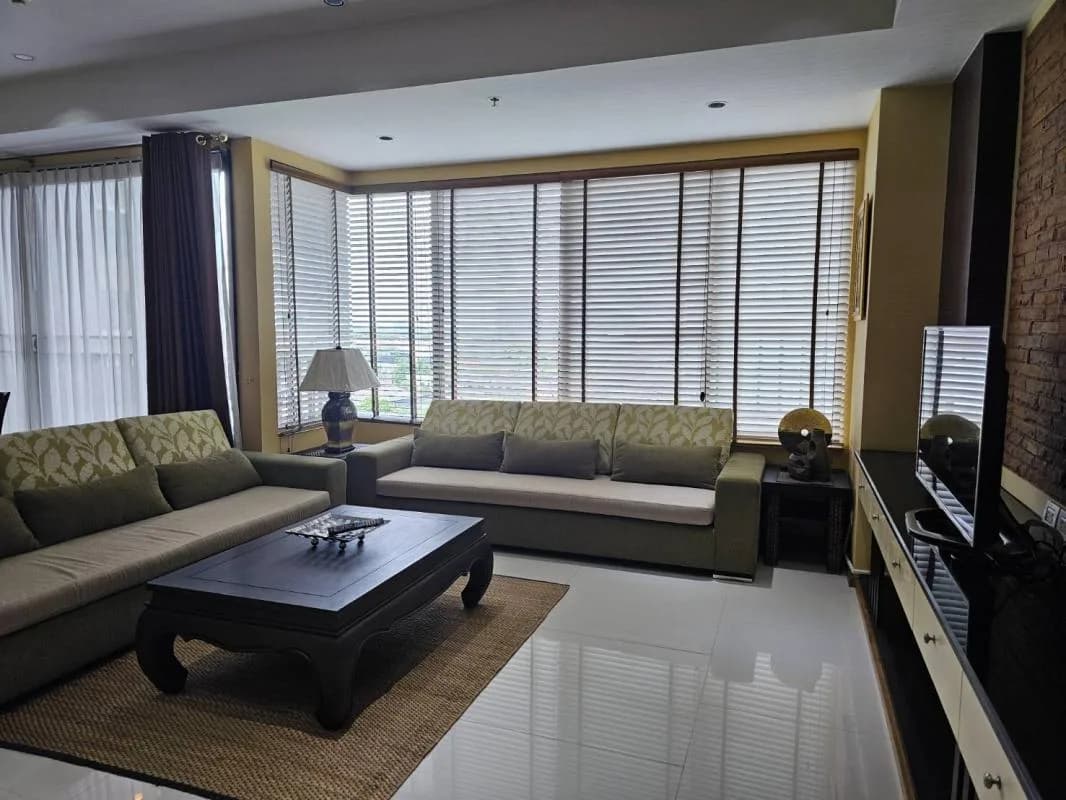 The Emporio Place — photo 1