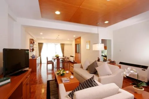 Krystal Court — photo 1