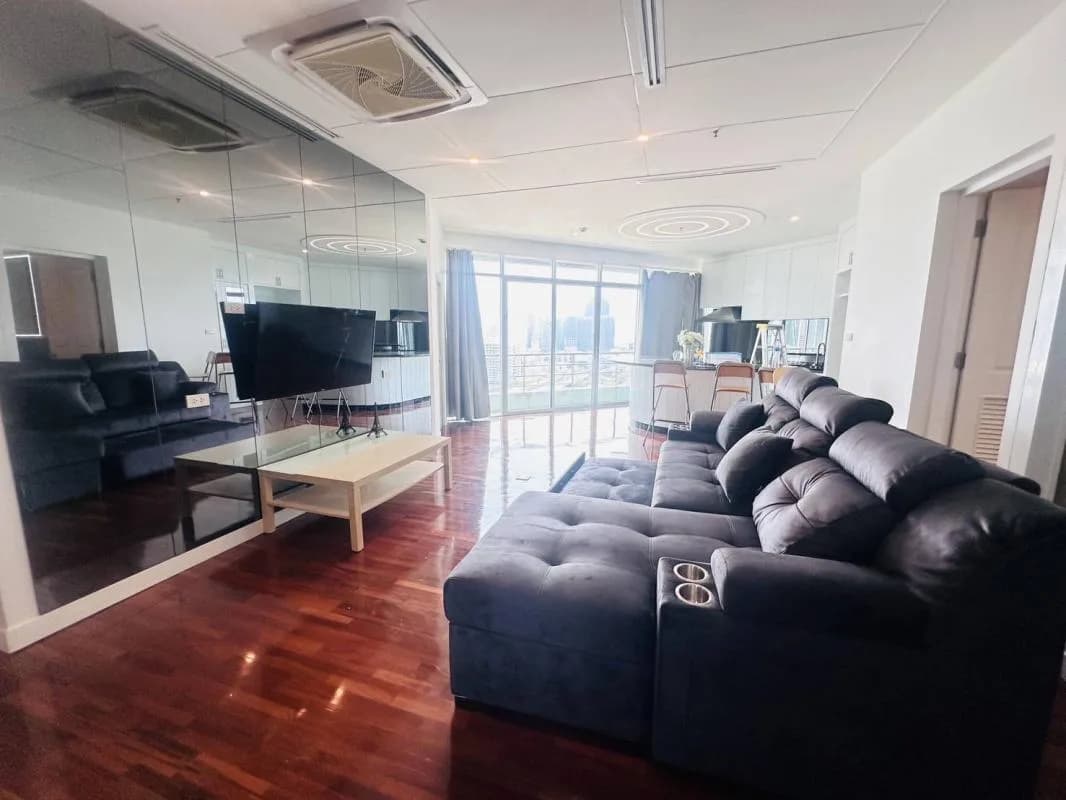 Baan Sathorn Chaopraya — photo 1