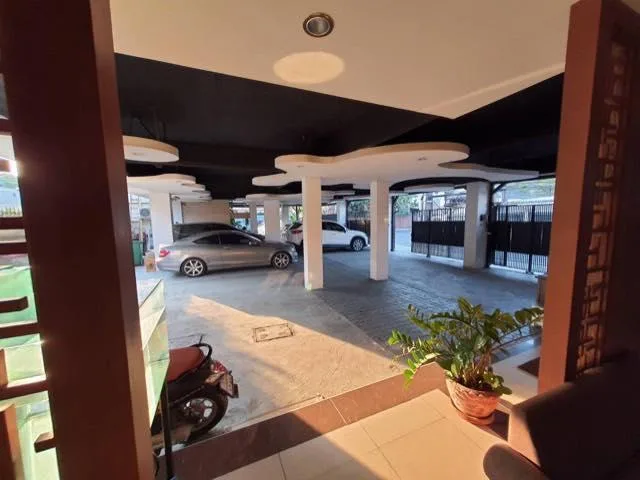Commercial Sp. Ekkamai 12 — photo 2