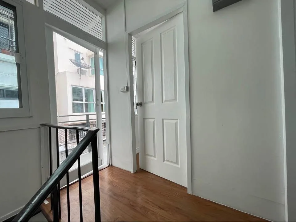 Townhouse Soi Yen Akat 3 — photo 8