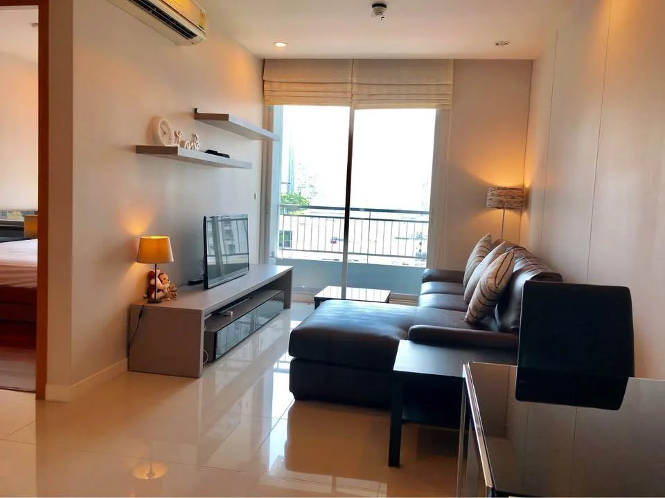 Circle Condominium — photo 1
