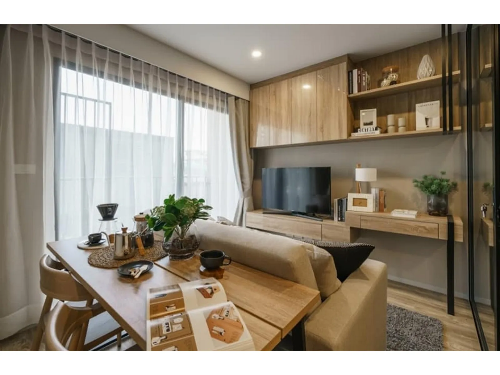 Blossom Condo @ Sathorn - Charoenrat — photo 1