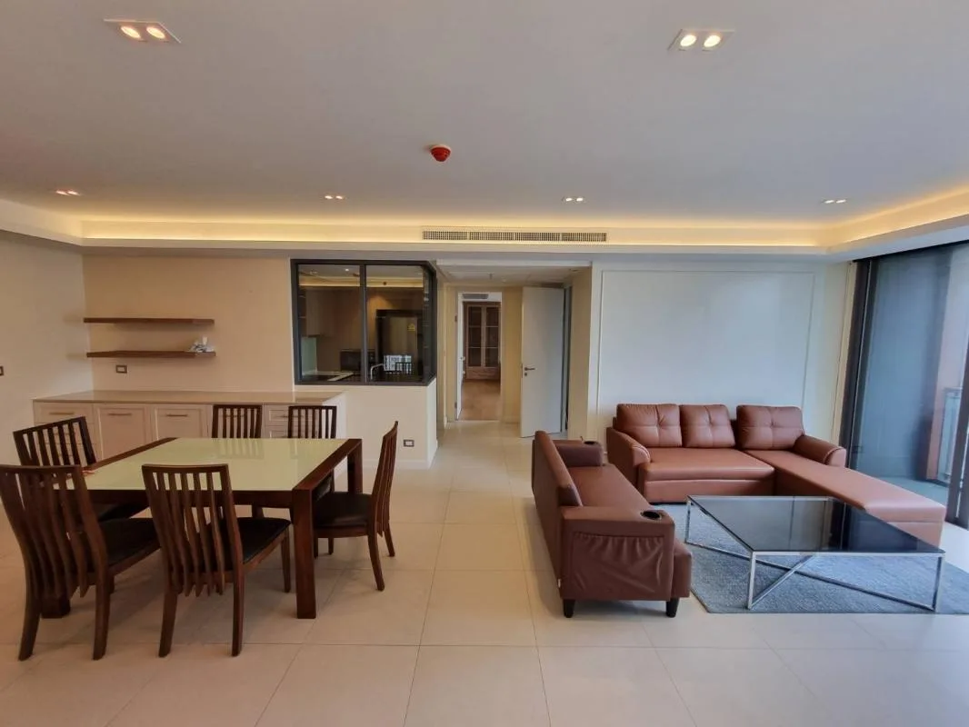Circle Sukhumvit 31 — photo 1