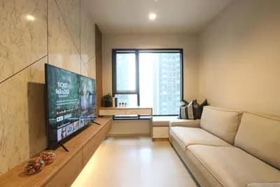 LIFE Asoke - Rama 9