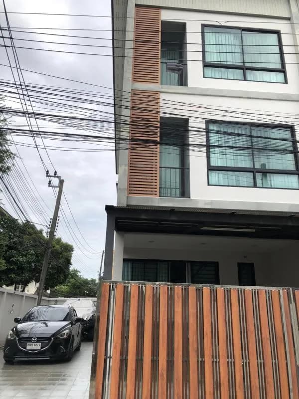 Townhouse 31 Punnawithi 33 Alley — photo 1