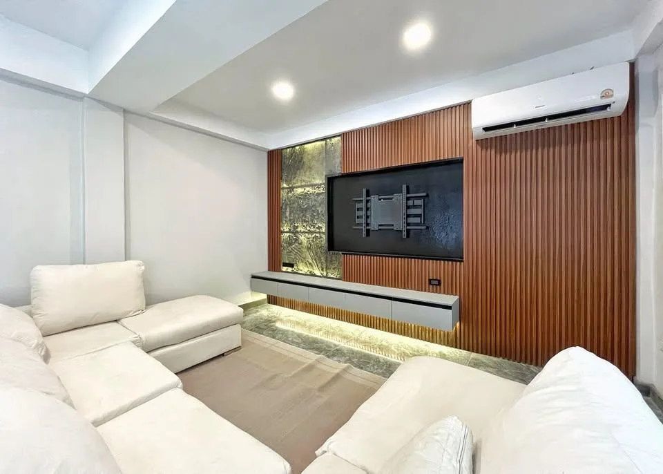 White Mansion — photo 5