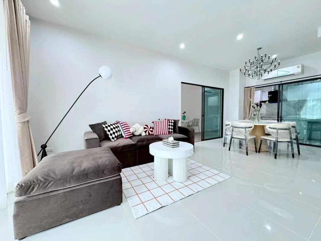 Townhome — photo 2