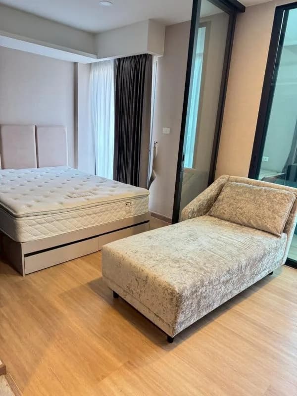 Lloyd Soonvijai-thonglor — photo 11