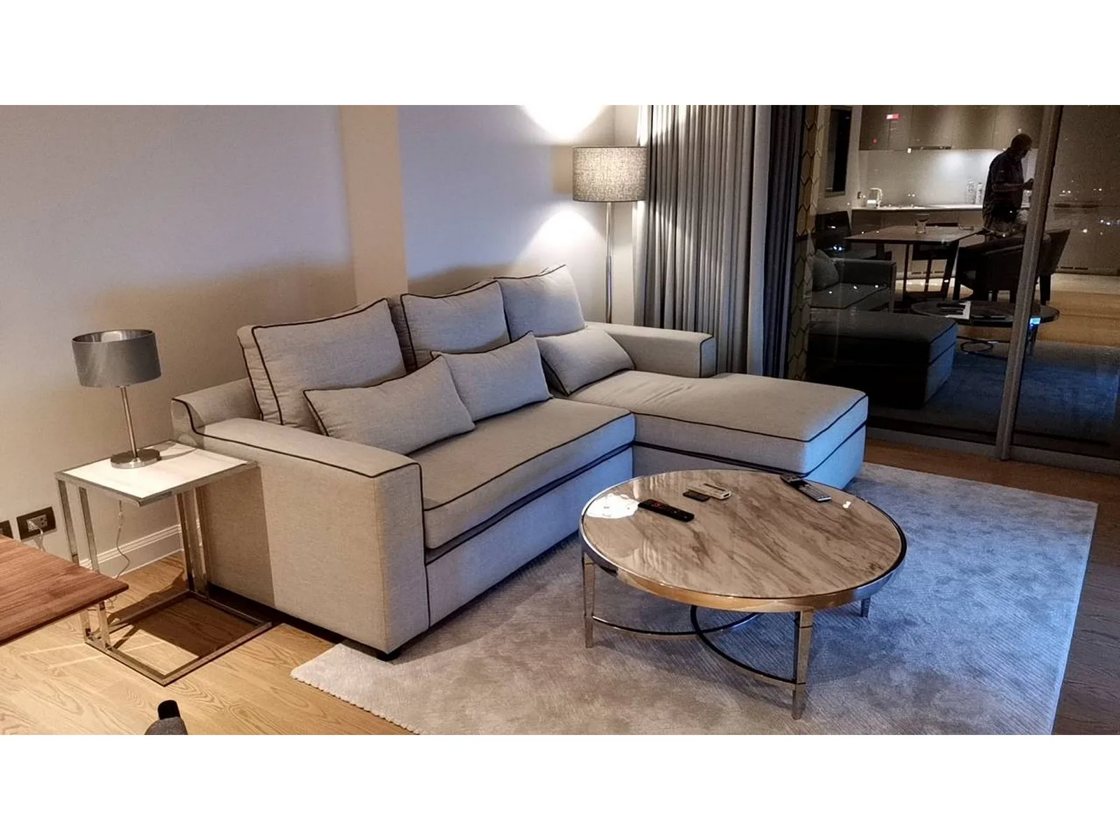 Magnolias Waterfront Residences — photo 1