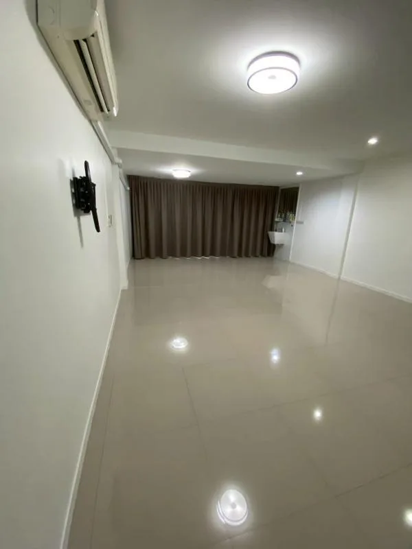 Townhome — photo 2