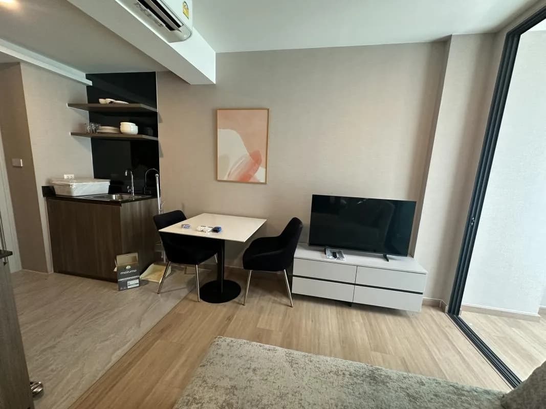 Lloyd Soonvijai-thonglor — photo 2