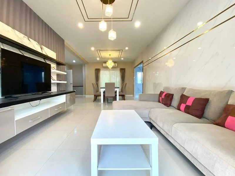 Passorn Prestige Luxe Pattanakarn — photo 1