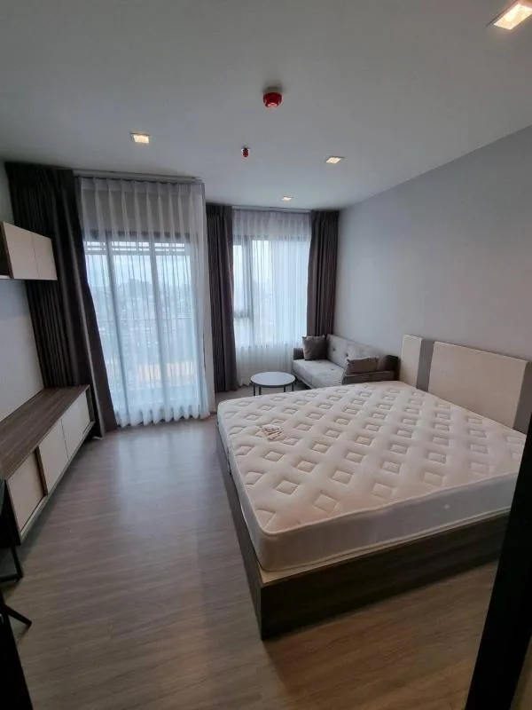 Life Sathorn Sierra — photo 1