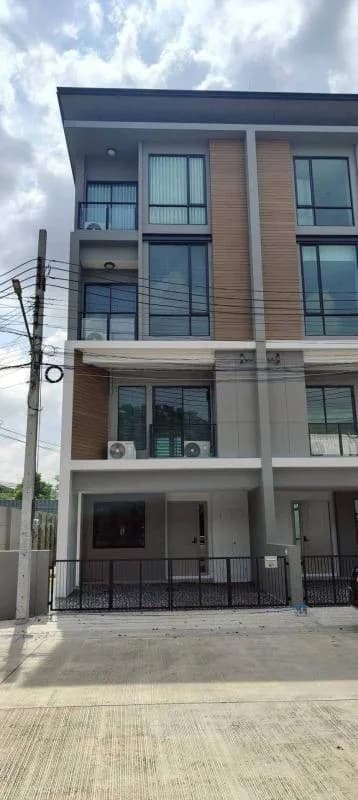 Townhome — photo 15