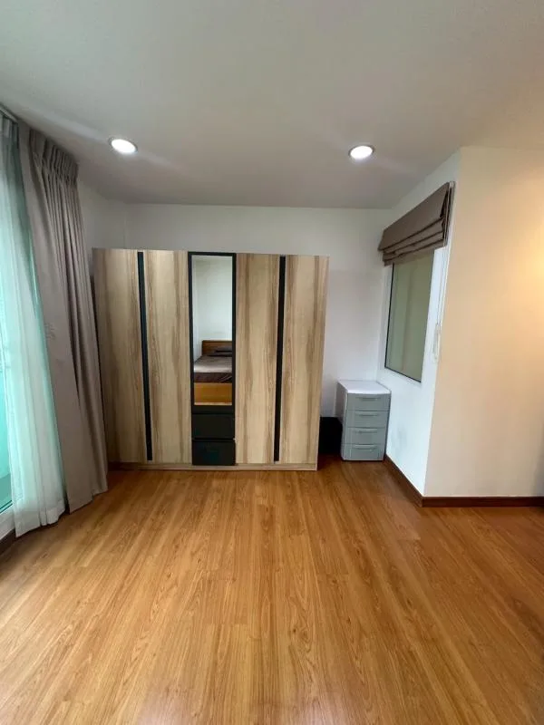Baan Klang Muang Sathorn-taksin 2 — photo 10