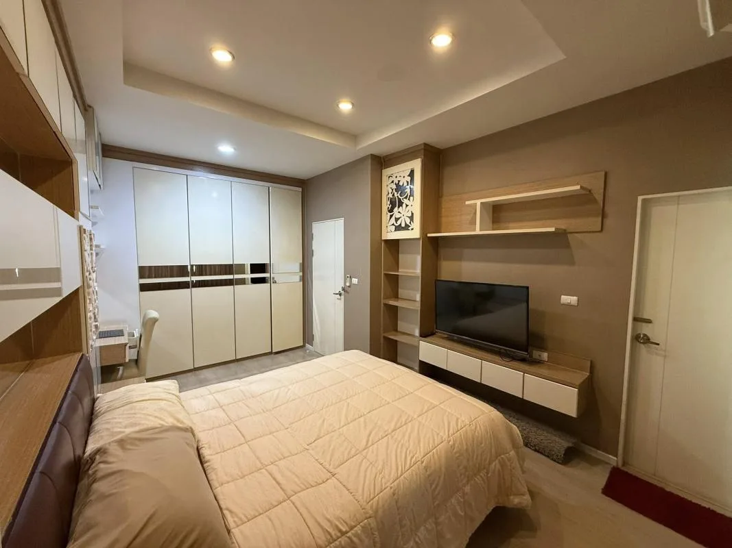 Baan Klang Muang Sukhumvit 77 — photo 13