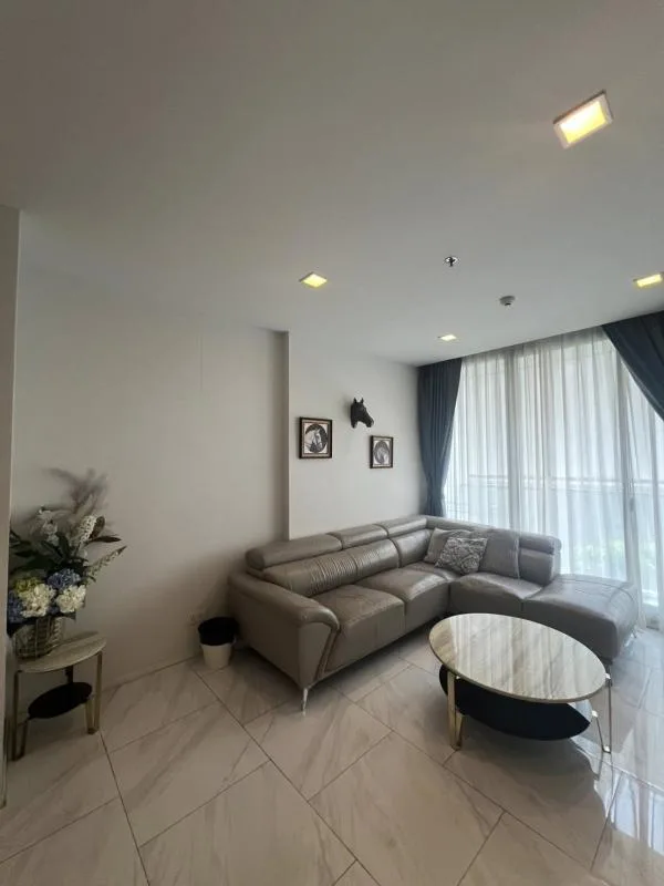 Hyde Sukhumvit 11 — photo 1
