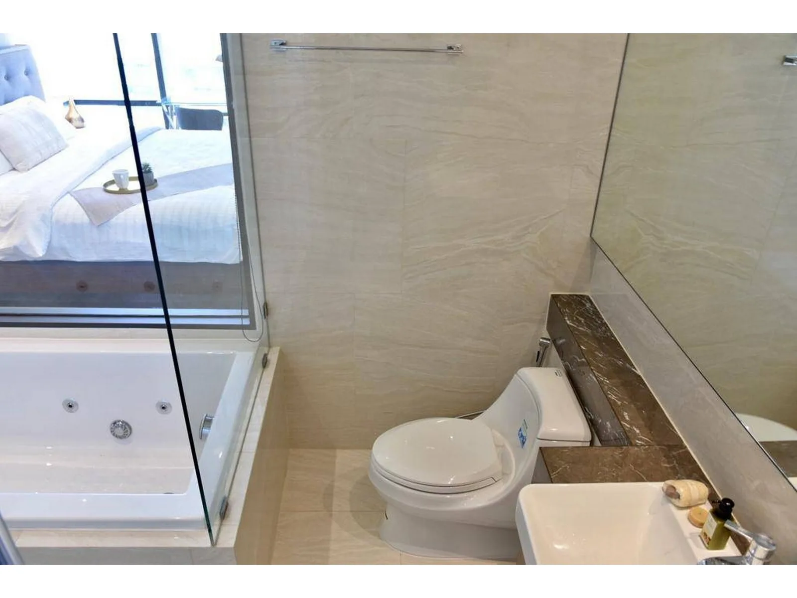 Ashton Silom — photo 11